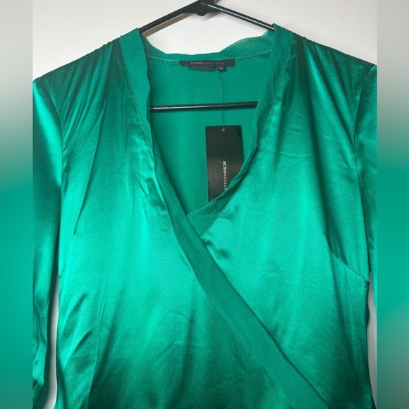NWT BCBGMaxAzria Silk Blend Kelly Green Long Sleeve Surplice Faux Wrap Blouse XS - Picture 4 of 15